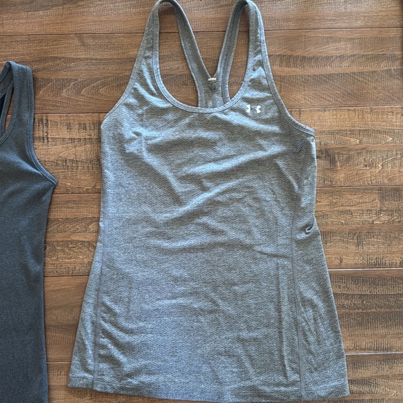 Under Armour Tank Tops, size XS - Picture 2 of 4